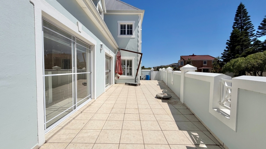5 Bedroom Property for Sale in Greenways Golf Estate Western Cape